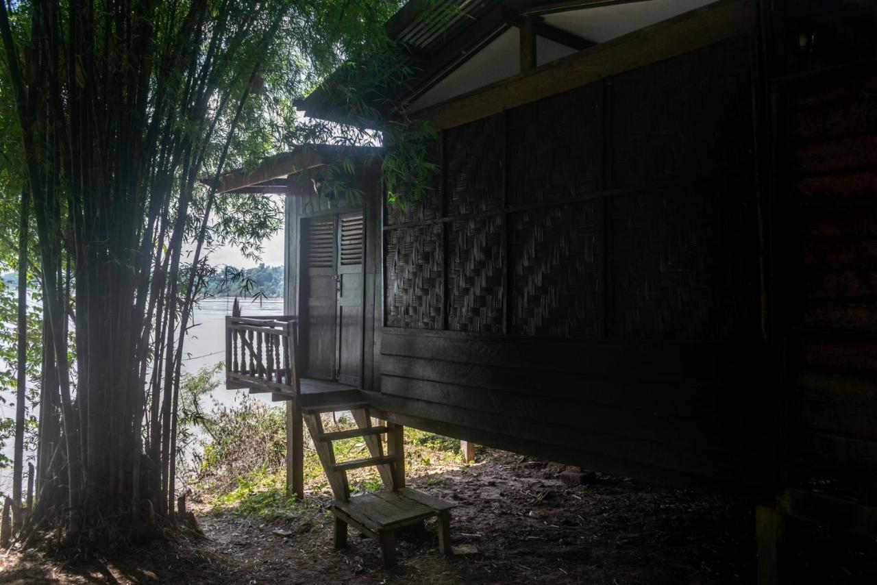 Pomelo Restaurant And Guesthouse - Fishermen & Tammarine Cottages Riverfront - Experience Nature, Culture And Adventure & Tailor-Made Tour Ban Khon 外观 照片