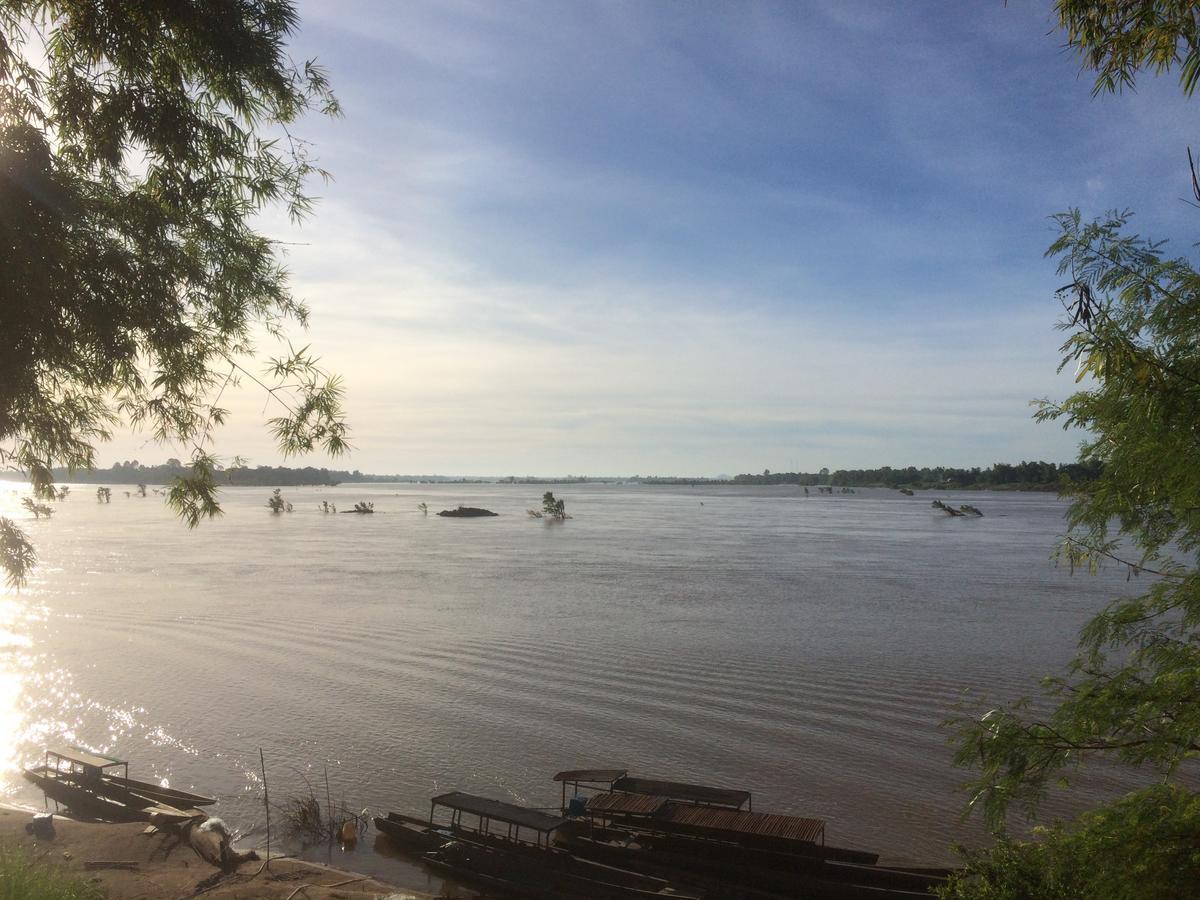 Pomelo Restaurant And Guesthouse - Fishermen & Tammarine Cottages Riverfront - Experience Nature, Culture And Adventure & Tailor-Made Tour Ban Khon 外观 照片